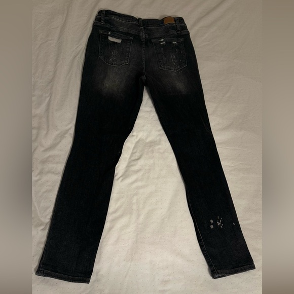 Judy Blue Black Distressed boyfriend fit Jeans - Picture 4 of 9
